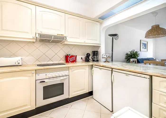 Beguest Balaia 137 אלבופיירה